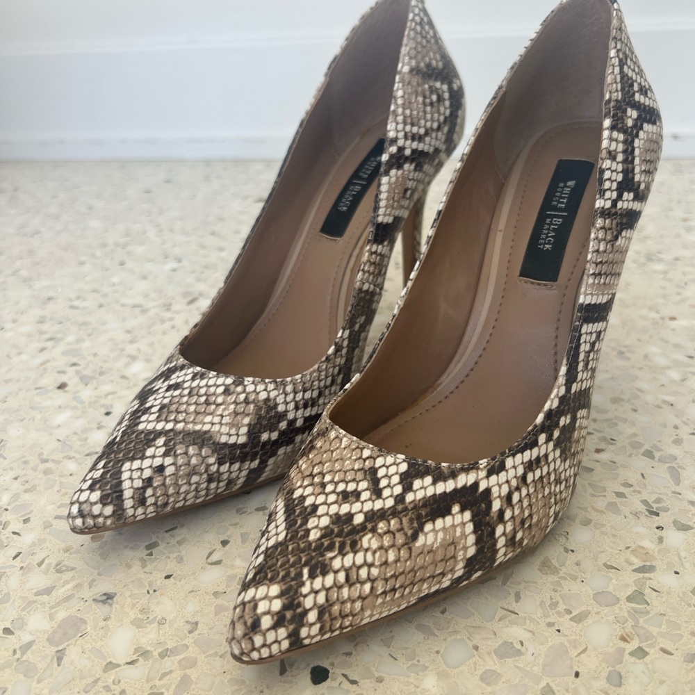 Snakeskin Patterned WHBM Women's Pumps